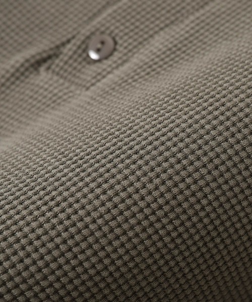 ZIP FIVE（ジップファイブ）の「【ZIP FIVE】ドライワッフル　オーバーサイズ サーマル半端袖Tシャツ【吸水速乾COOL素材】【クルー/ヘンリーネック】（Tシャツ/カットソー・メンズ・ブラック/ベージュ/イエロー/ブルー/グリーン/アイボリー/アイボリー系1/グリーン系/グレー系/イエロー系/オートミール/ブルー系/アイボリー系/ブラック系/チャコール/ベージュ系・LARGE/MEDIUM）」の21枚目の写真