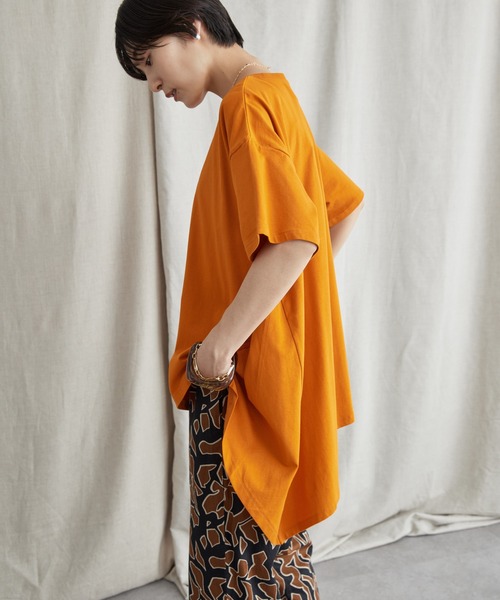 AMERICAN HOLIC（アメリカンホリック）の「イレヘムフレアライン半袖カットプルオーバー（Tシャツ/カットソー・レディース・オフホワイト/オレンジ/ブラック/ブルー・L/M）」の4枚目の写真