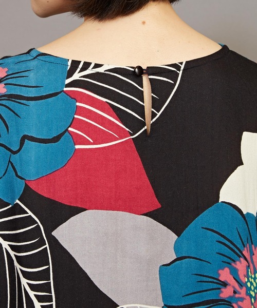 カヤ（カヤ）の「【カヤ】ジャポネズリ 銘仙牡丹ワンピース（ワンピース・レディース・ライトグレー/ネイビー/スミクロ・FREE）」の4枚目の写真