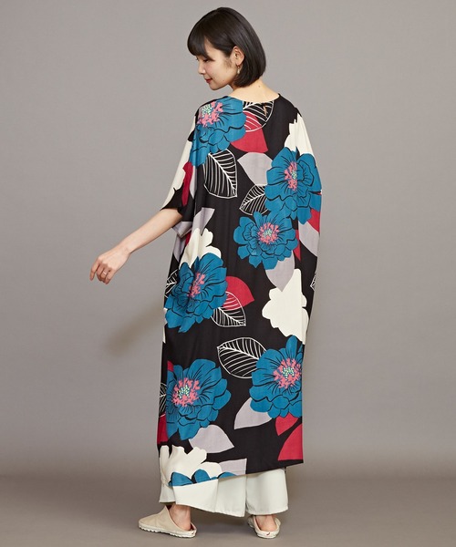 カヤ（カヤ）の「【カヤ】ジャポネズリ 銘仙牡丹ワンピース（ワンピース・レディース・ライトグレー/ネイビー/スミクロ・FREE）」の6枚目の写真