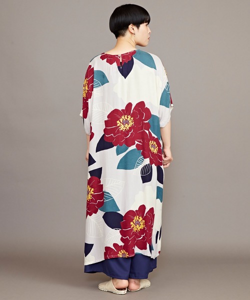 カヤ（カヤ）の「【カヤ】ジャポネズリ 銘仙牡丹ワンピース（ワンピース・レディース・ライトグレー/ネイビー/スミクロ・FREE）」の20枚目の写真