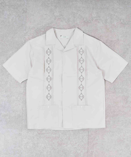 NIDO（ニド）の「刺繍キューバシャツ（シャツ/ブラウス・メンズ・ベージュ/カーキ・MEDIUM/LARGE）」の3枚目の写真