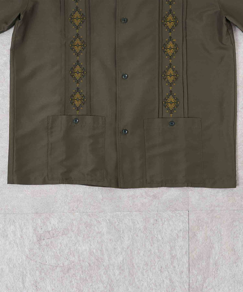 NIDO（ニド）の「刺繍キューバシャツ（シャツ/ブラウス・メンズ・ベージュ/カーキ・MEDIUM/LARGE）」の16枚目の写真