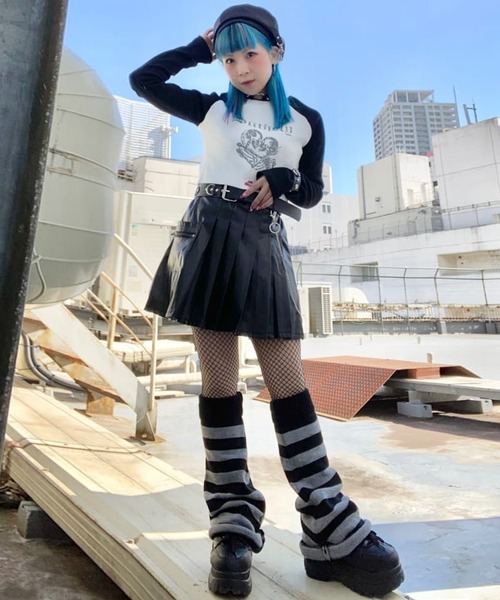 SPINNS(スピンズ)の「ボーダーワイドレッグカバー(レッグウォーマー・レディース・ホワイト×ブラック/ブラック×グレー/ピンク系その他・ONESIZE)」の11枚目の写真