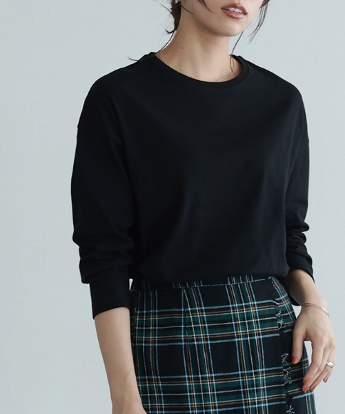 Pierrot（ピエロ）の「綿100% ロングスリーブTシャツ（Tシャツ/カットソー・レディース・ブラック/オフホワイト/ライトベージュ/チャコール・M/L）」の2枚目の写真