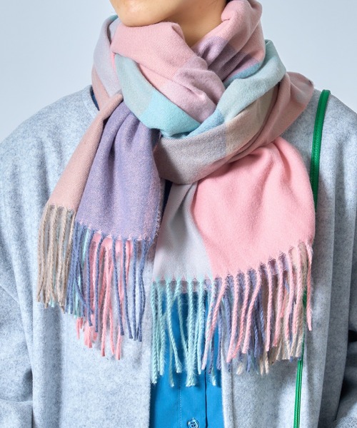 MAISON BREEZE（メゾンブリーズ）の「【MAISON BREEZE】フリンジカラフルビッグブロックチェック柄マフラー SCCH209（マフラー・レディース・その他4/その他7/その他6/その他1/その他2/その他3/その他5・FREE）」の3枚目の写真