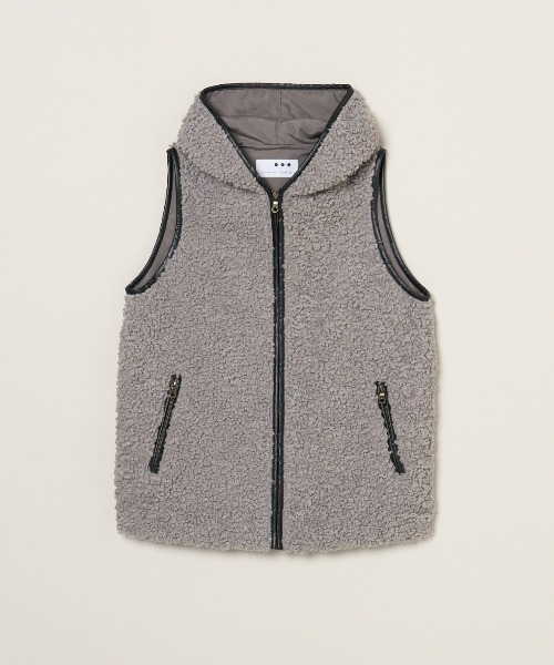 three dots（スリードッツ）の「プードルボア フーディベスト（ベスト