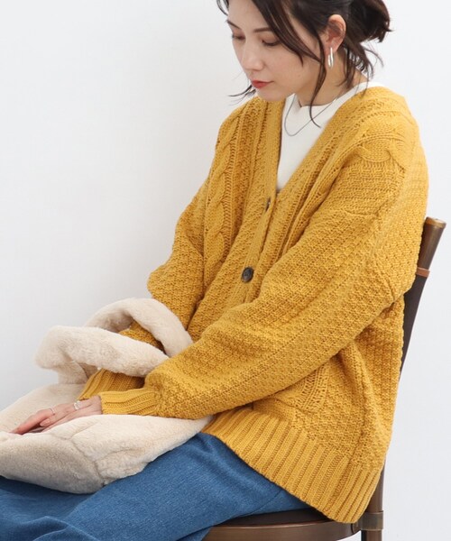 SHOO・LA・RUE（シューラルー）の「◆ゆるっと袖がこなれ見え！ざっくりケーブル柄カーディガン（カーディガン/ボレロ・レディース・ブラック/アイボリー/サンドベージュ/マスタード・00）」の4枚目の写真