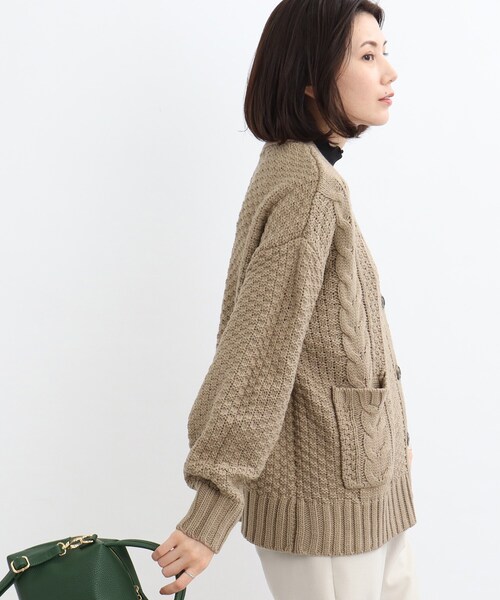 SHOO・LA・RUE（シューラルー）の「◆ゆるっと袖がこなれ見え！ざっくりケーブル柄カーディガン（カーディガン/ボレロ・レディース・ブラック/アイボリー/サンドベージュ/マスタード・00）」の10枚目の写真