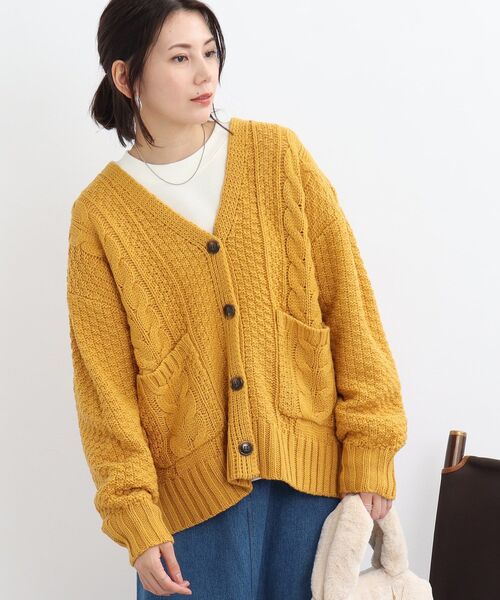 SHOO・LA・RUE（シューラルー）の「◆ゆるっと袖がこなれ見え！ざっくりケーブル柄カーディガン（カーディガン/ボレロ・レディース・ブラック/アイボリー/サンドベージュ/マスタード・00）」の8枚目の写真