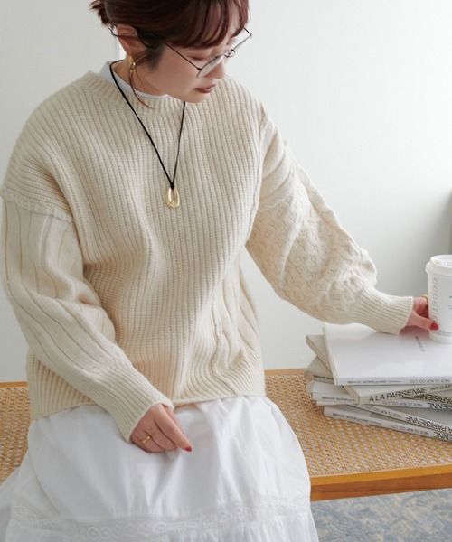 natural couture（ナチュラルクチュール）の「コーデの主役/いろいろ編みクラフトニット（ニット/セーター・レディース・ブラック/ベージュ/イエロー/アイボリー/その他・FREE）」の2枚目の写真