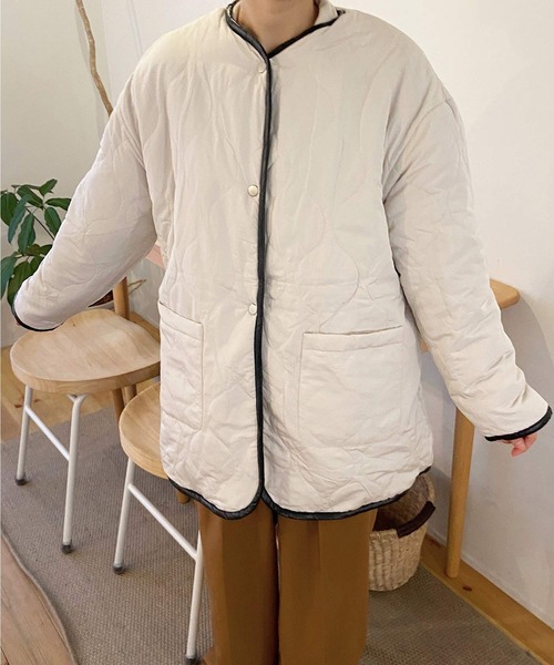 shopnikoniko(ショップニコニコ)の「キルティング ボア リバーシブルコート パイピング もこもこ ノーカラージャケット(ノーカラージャケット・レディース・アイボリー/ブラック・フリー)」の8枚目の写真