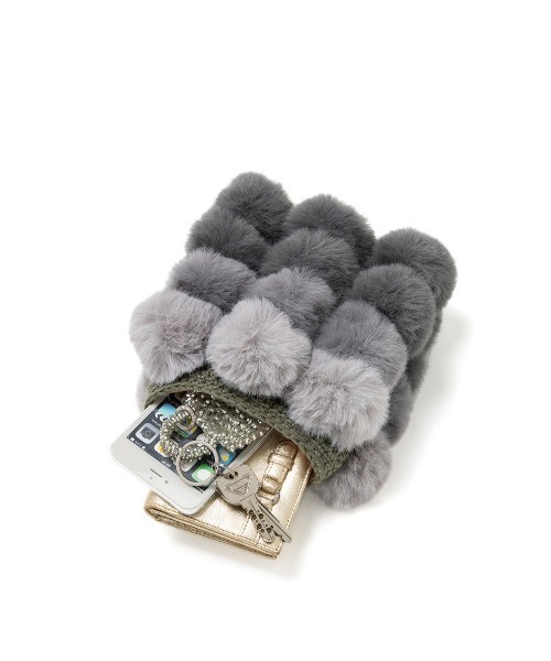 ANTEPRIMA/MISTO（アンテプリマミスト）の「ペーリ/ななめがけバッグファーバッグ/フェイクファー ポンポン（ショルダーバッグ・レディース・ブラウン/グレー/ブラック・ONE SIZE）」の10枚目の写真