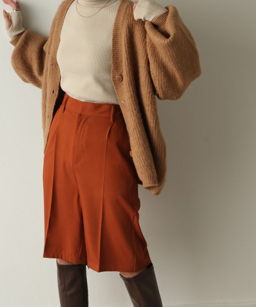 Chillfar(チルファー)の「センタープレスピンタックバミューダパンツ(その他パンツ・レディース・グレー/ブラック/カーキ/アイボリー/ダークブラウン/ピンク/グリーン/オレンジ・FREE)」の8枚目の写真