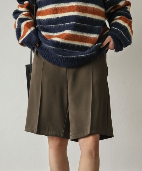 Chillfar(チルファー)の「センタープレスピンタックバミューダパンツ(その他パンツ・レディース・グレー/ブラック/カーキ/アイボリー/ダークブラウン/ピンク/グリーン/オレンジ・FREE)」の11枚目の写真