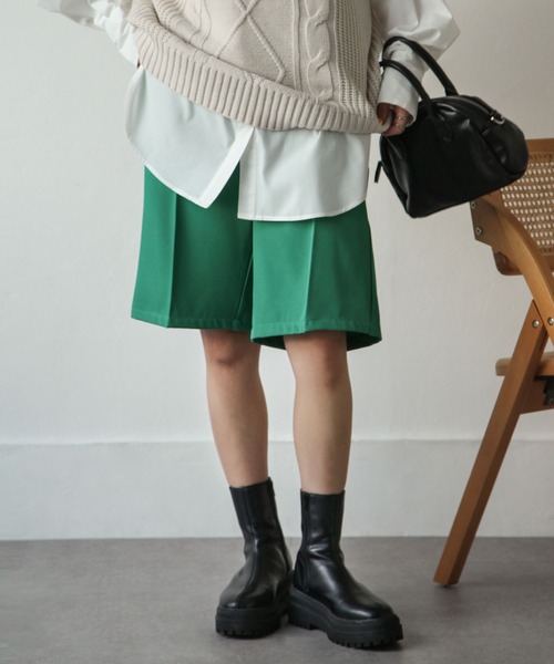 Chillfar(チルファー)の「センタープレスピンタックバミューダパンツ(その他パンツ・レディース・グレー/ブラック/カーキ/アイボリー/ダークブラウン/ピンク/グリーン/オレンジ・FREE)」の17枚目の写真