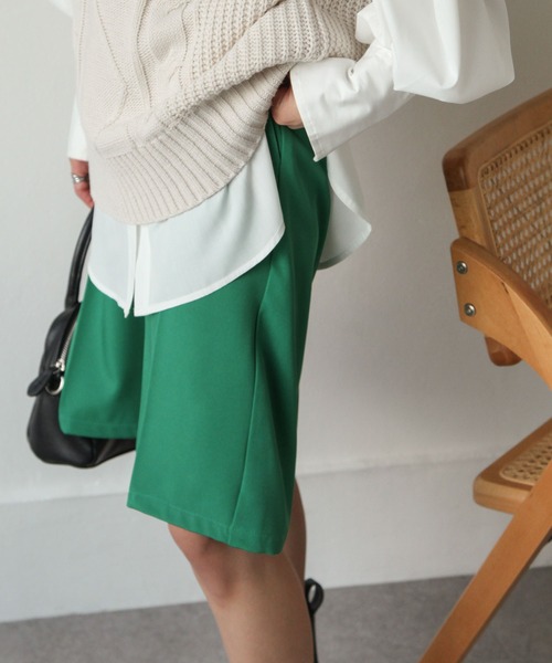 Chillfar(チルファー)の「センタープレスピンタックバミューダパンツ(その他パンツ・レディース・グレー/ブラック/カーキ/アイボリー/ダークブラウン/ピンク/グリーン/オレンジ・FREE)」の21枚目の写真