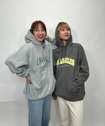LOSANGELSロゴプリントプルパーカー