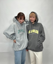 LOSANGELSロゴプリントプルパーカー