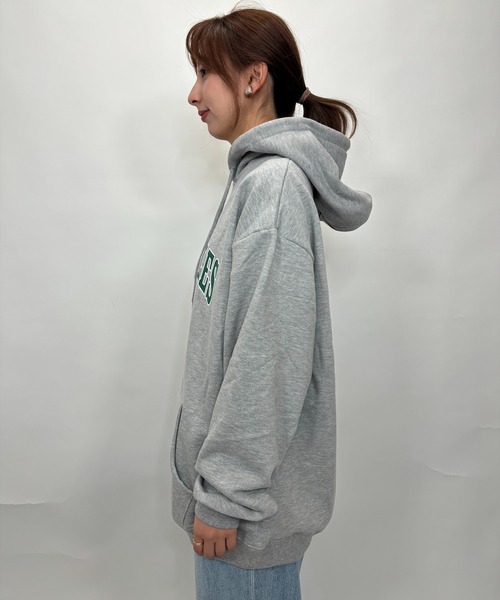 Alite cloth(アリーテクロス)の「LOSANGELSロゴプリントプルパーカー(パーカー・レディース・ブラック/チャコールグレー/グレー/オートミール・2XL/M/L/XL)」の22枚目の写真