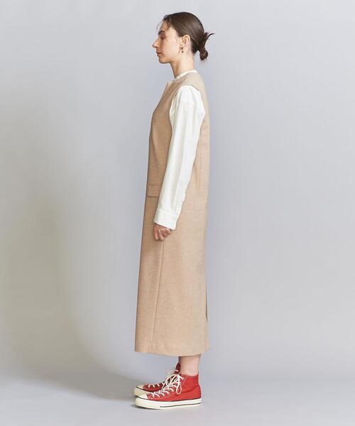 キーネックバックスリットジャンパースカート