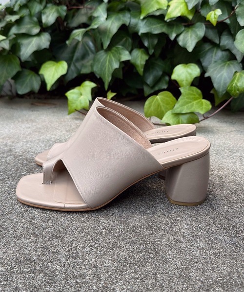 DouDou(ドゥドゥ)の「ヒールアップトングサンダル(サンダル・レディース・オフホワイト/グレイッシュベージュ・24.5/23.5)」の5枚目の写真