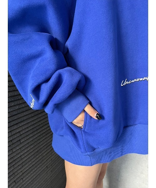ENVYM(アンビー)の「ランダムロゴルーズPO(パーカー・レディース・ブルー/ブラック/ホワイト・FREE)」の18枚目の写真