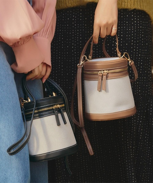 titivate(ティティベイト)の「バイカラーキャンバスバッグ(ショルダーバッグ・レディース・ブラウン/ブラック・FREE)」の8枚目の写真