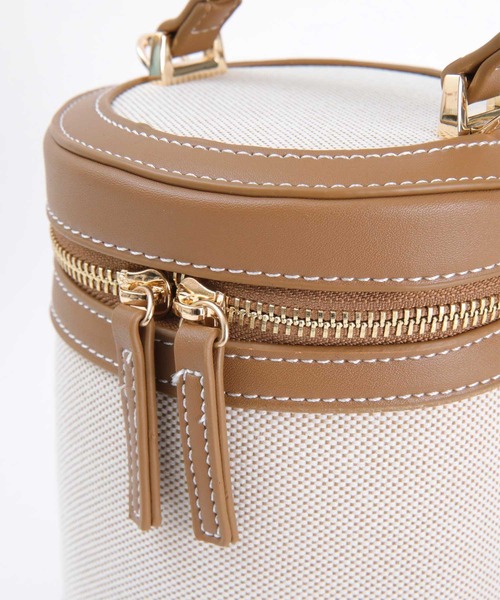 titivate(ティティベイト)の「バイカラーキャンバスバッグ(ショルダーバッグ・レディース・ブラウン/ブラック・FREE)」の16枚目の写真