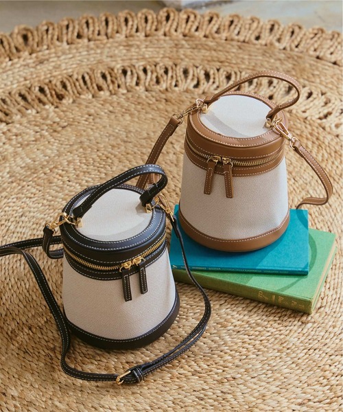 titivate(ティティベイト)の「バイカラーキャンバスバッグ(ショルダーバッグ・レディース・ブラウン/ブラック・FREE)」の6枚目の写真