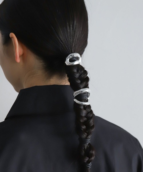 HARE（ハレ）の「2Pヘンケイメタルヘアカフ(HARE)（その他ヘアアクセサリー・レディース・シルバー・FREE）」の3枚目の写真