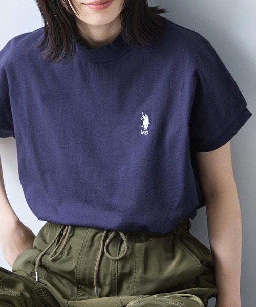 U.S. POLO ASSN.（ユーエスポロアッスン）の「U.S. POLO ASSN. /ユーエスポロアッスン 別注ワンポイント刺繍 モックネックフレンチスリーブTシャツ（Tシャツ/カットソー・レディース・ブラック/アイボリー系/ホワイト/ピンク/グリーン/ブラック×ホワイト/ベージュ/ネイビー・FREE）」の7枚目の写真