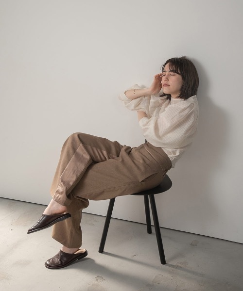 lawgy（ラウジー）の「satin docking pants（その他パンツ・レディース・サンドベージュ/ブラウン・S/M）」の9枚目の写真