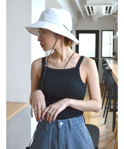 Ungrid（アングリッド）の「パット付きアメスリタンクトップ（タンクトップ・レディース・ブラック/オフホワイト/ブルー/オレンジ・FREE）」の2枚目の写真