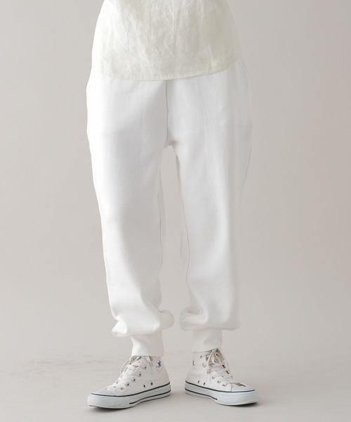 studio CLIP(スタディオクリップ)の「《Natural by CLIP》裏毛パンツ(スウェットパンツ・レディース・オフホワイト/ネイビー・FREE)」の2枚目の写真