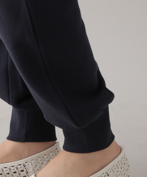 studio CLIP(スタディオクリップ)の「《Natural by CLIP》裏毛パンツ(スウェットパンツ・レディース・オフホワイト/ネイビー・FREE)」の11枚目の写真