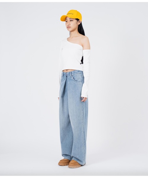 ANLIBERTY ANAP（アンリバティアナップ）の「センターホックデニムワイドパンツ（デニムパンツ・レディース・ブラック/ブルー・M/S）」の4枚目の写真