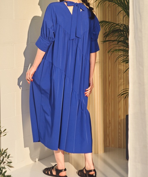 ear PAPILLONNER(イアパピヨネ)の「リボン付きランダムギャザーワンピース【SUM1 STYLE(スミスタイル)】(ワンピース・レディース・ブラック/ブルー・FREE)」の12枚目の写真