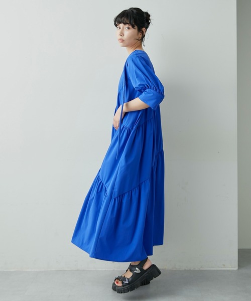 ear PAPILLONNER(イアパピヨネ)の「リボン付きランダムギャザーワンピース【SUM1 STYLE(スミスタイル)】(ワンピース・レディース・ブラック/ブルー・FREE)」の15枚目の写真
