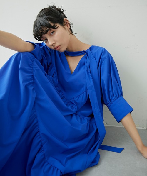 ear PAPILLONNER(イアパピヨネ)の「リボン付きランダムギャザーワンピース【SUM1 STYLE(スミスタイル)】(ワンピース・レディース・ブラック/ブルー・FREE)」の16枚目の写真