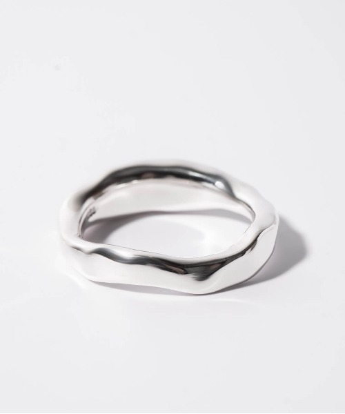 Ops.（オプス）の「アクセサリー リング レディース シンプル シルバー925 ボリューム【mielikki-tuuli-ring ミエリッキ・トゥーリ】（リング・レディース・イエローゴールド/シルバー・11号/13号/15号）」の14枚目の写真