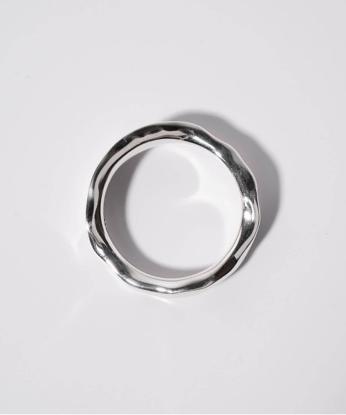 Ops.（オプス）の「アクセサリー リング レディース シンプル シルバー925 ボリューム【mielikki-tuuli-ring ミエリッキ・トゥーリ】（リング・レディース・イエローゴールド/シルバー・11号/13号/15号）」の16枚目の写真