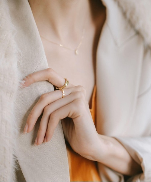 Ops.（オプス）の「アクセサリー リング レディース シンプル シルバー925 ボリューム【mielikki-tuuli-ring ミエリッキ・トゥーリ】（リング・レディース・イエローゴールド/シルバー・11号/13号/15号）」の10枚目の写真