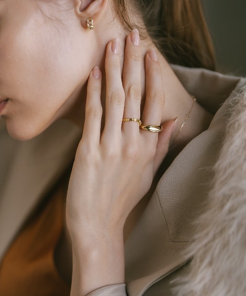 Ops.(オプス)の「アクセサリー リング レディース シンプル シルバー925 ボリューム【mielikki-tuuli-ring ミエリッキ・トゥーリ】(リング・レディース・イエローゴールド/シルバー・11号/13号/15号)」の7枚目の写真