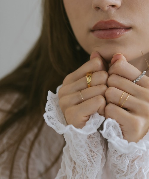 Ops.(オプス)の「アクセサリー リング レディース シンプル シルバー925 ボリューム【mielikki-tuuli-ring ミエリッキ・トゥーリ】(リング・レディース・イエローゴールド/シルバー・11号/13号/15号)」の9枚目の写真