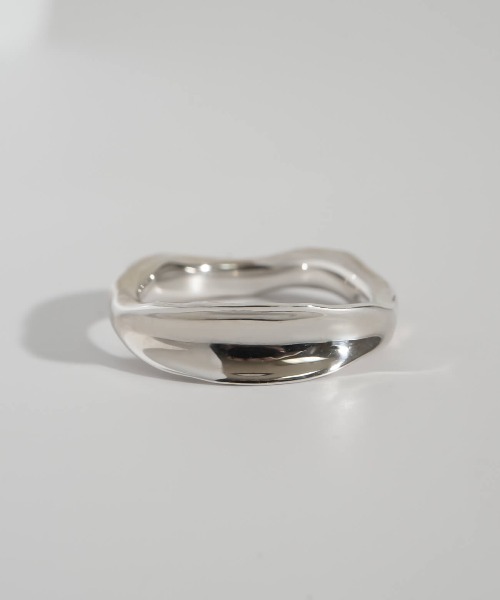 Ops.(オプス)の「アクセサリー リング レディース シンプル シルバー925 ボリューム【mielikki-tuuli-ring ミエリッキ・トゥーリ】(リング・レディース・イエローゴールド/シルバー・11号/13号/15号)」の11枚目の写真