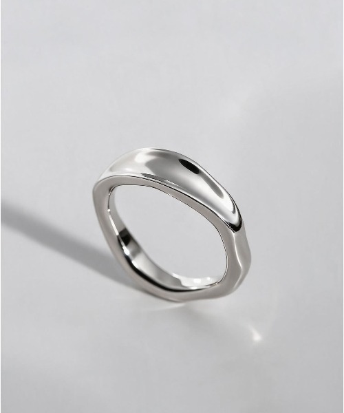 Ops.(オプス)の「アクセサリー リング レディース シンプル シルバー925 ボリューム【mielikki-tuuli-ring ミエリッキ・トゥーリ】(リング・レディース・イエローゴールド/シルバー・11号/13号/15号)」の13枚目の写真
