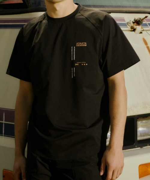 【XL】DENHAM ｘATHLETA ATDH SALVADOR SS TEE DENHAMxATHLETA - ATDH SALVADOR SS TEE