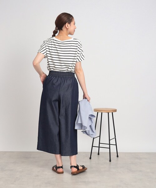 SHOO・LA・RUE（シューラルー）の「◆楽してすっきり！柔らかデニム イージーワイドパンツ（その他パンツ・レディース・ブルー/ダークネイビー・02/03）」の5枚目の写真