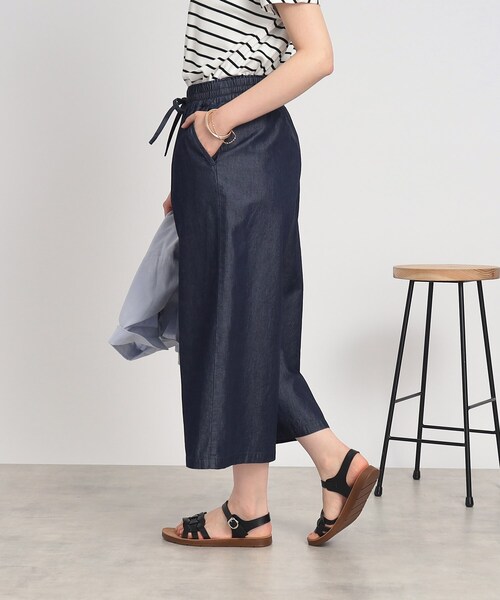 SHOO・LA・RUE（シューラルー）の「◆楽してすっきり！柔らかデニム イージーワイドパンツ（その他パンツ・レディース・ブルー/ダークネイビー・02/03）」の7枚目の写真